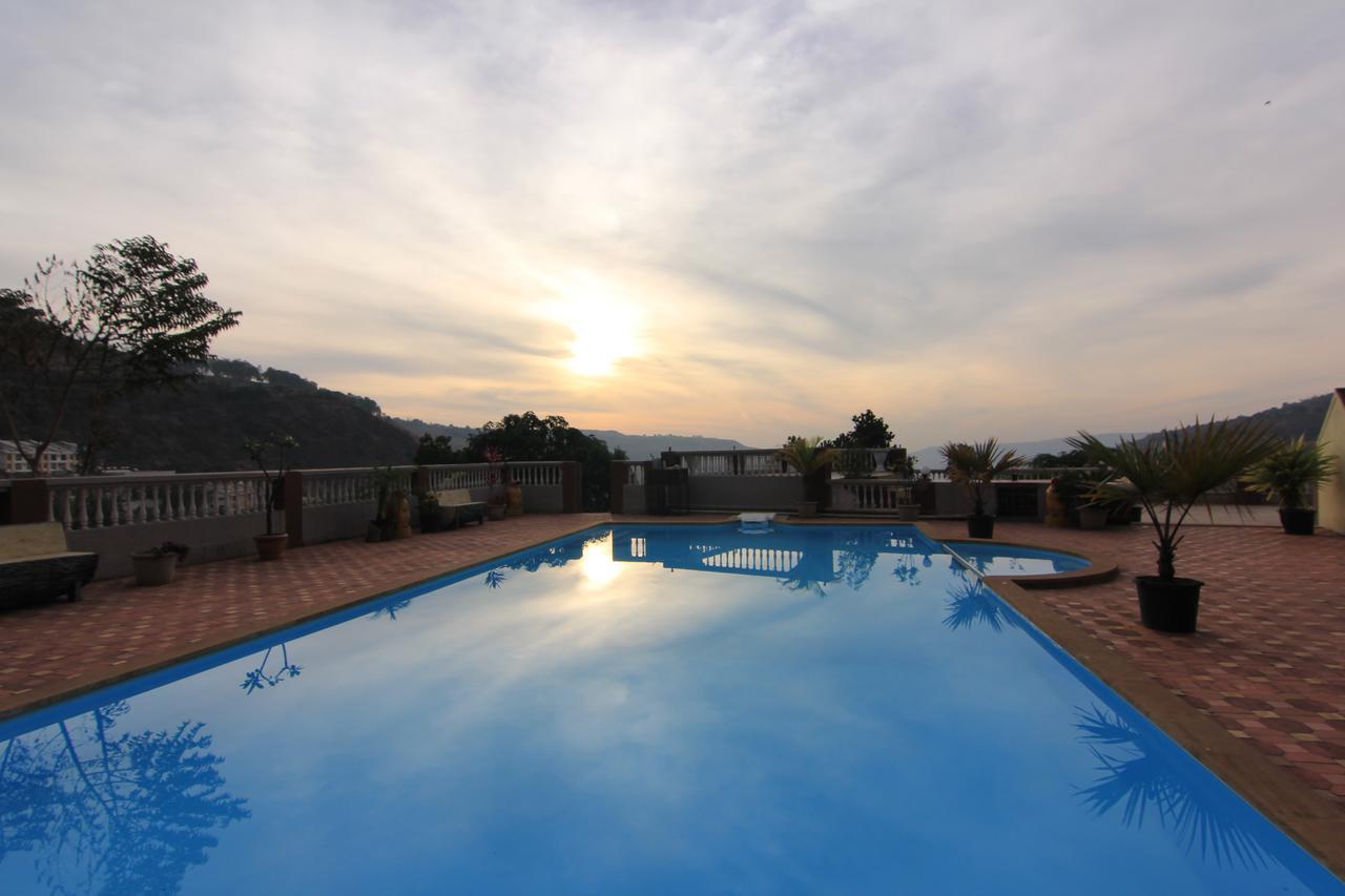 Mount View Executive Hotell Panchgani Exteriör bild